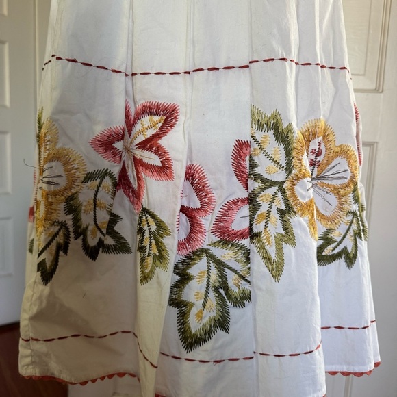 Sunny Leigh Vintage Embroidered Floral Skirt – Size 4P - Picture 4 of 12